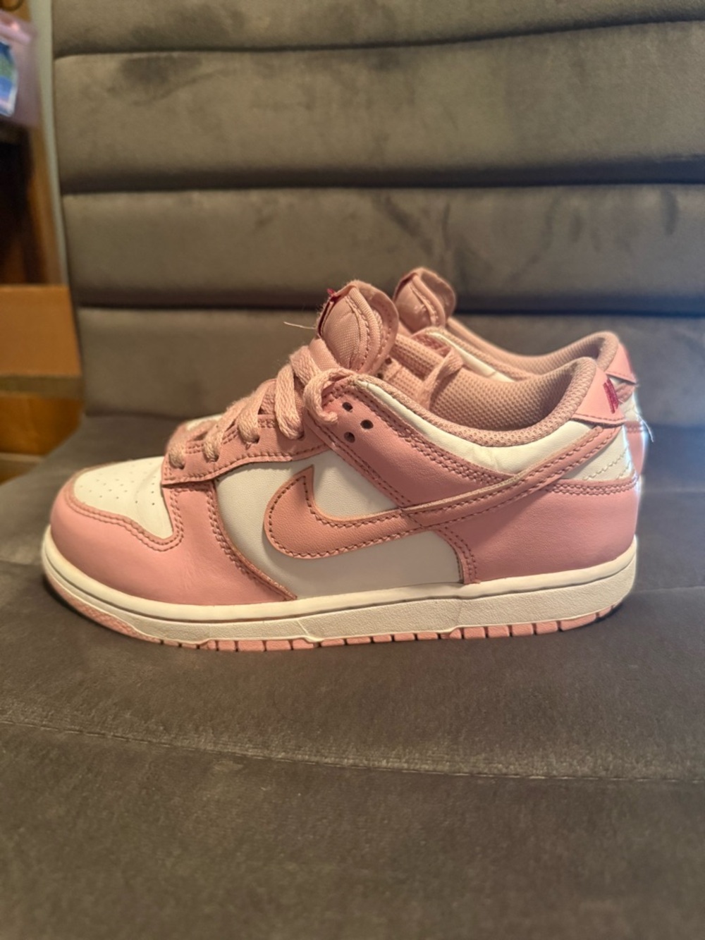 Girl’s Pink Nike Dunk Low Sneakers Size 2y - Picture 3 of 5